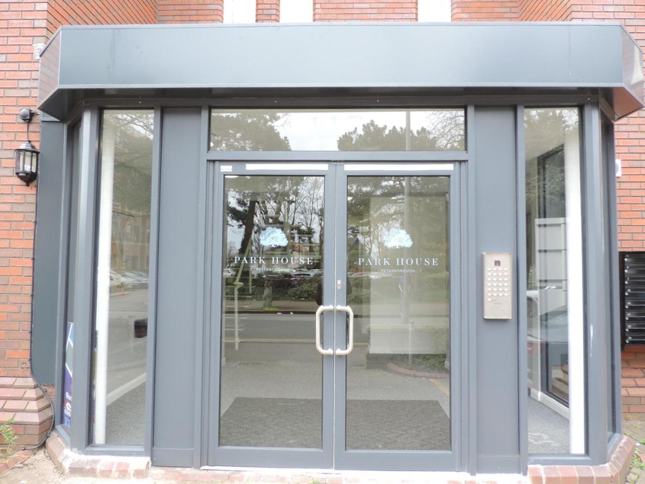 Park House - City Centre Apartment Peterborough Zewnętrze zdjęcie